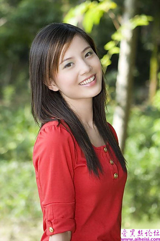 粉红装的漂亮广东女生
