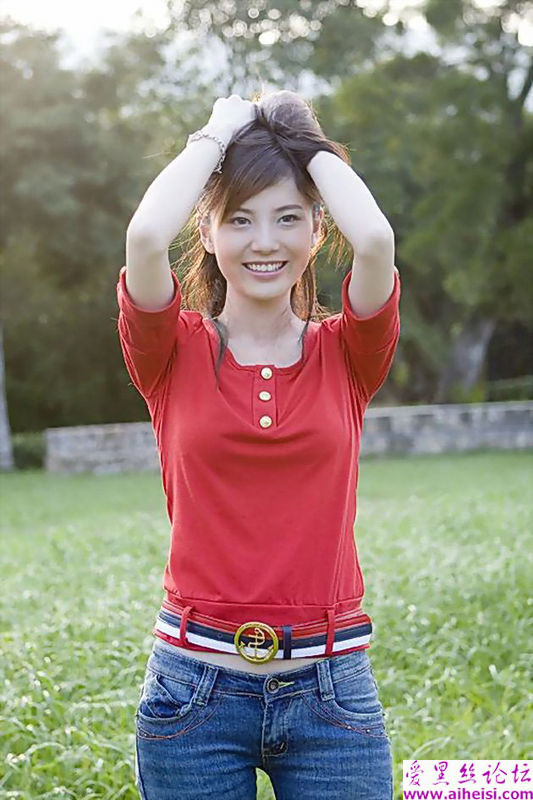 粉红装的漂亮广东女生
