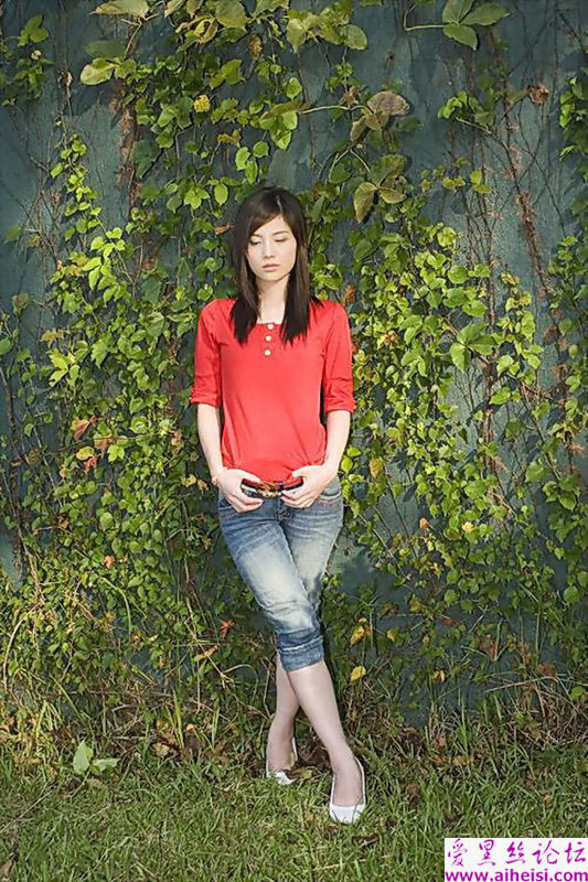 粉红装的漂亮广东女生