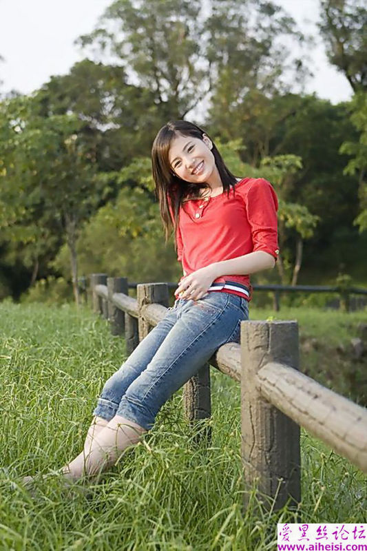 粉红装的漂亮广东女生