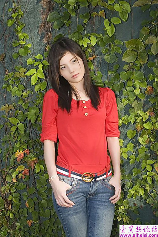 粉红装的漂亮广东女生
