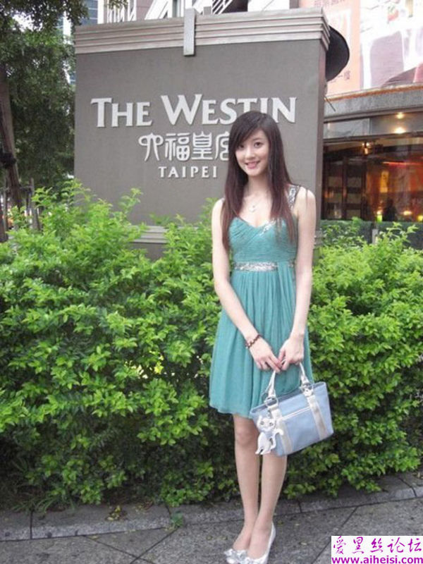 网络热传的台湾音乐女孩生活照