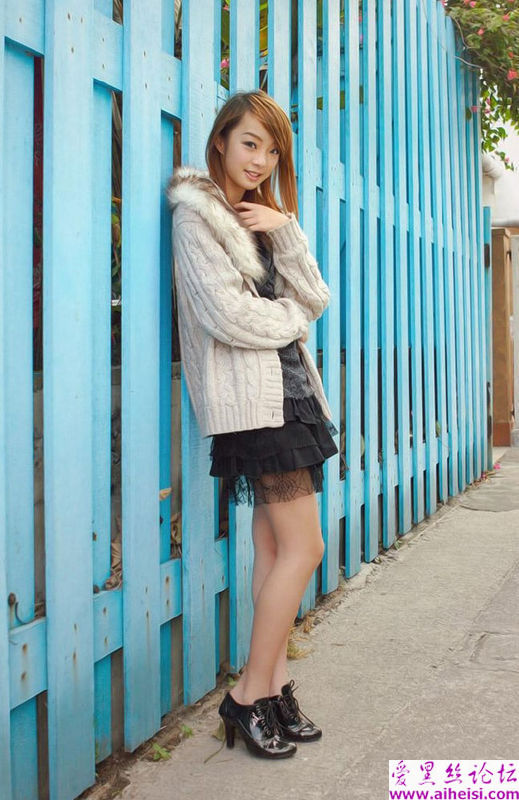 网络美女黄诗思春节最新迷人写真辑