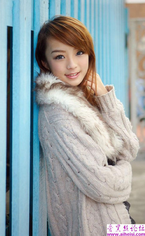 网络美女黄诗思春节最新迷人写真辑