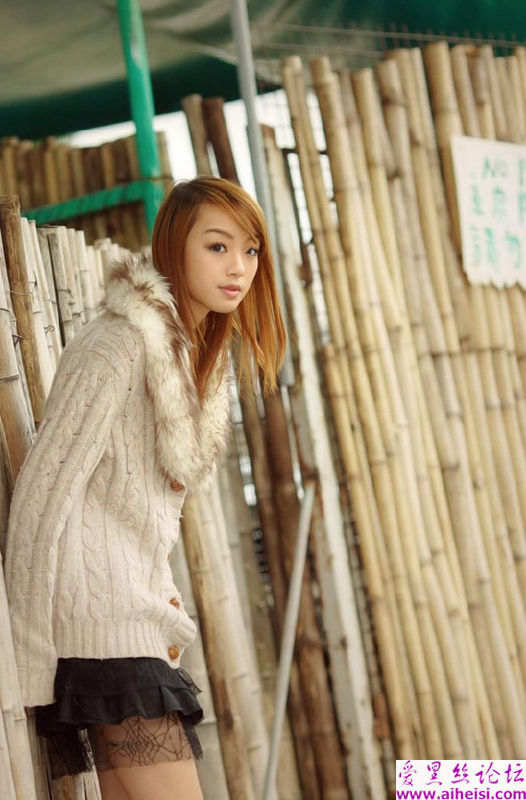 网络美女黄诗思春节最新迷人写真辑
