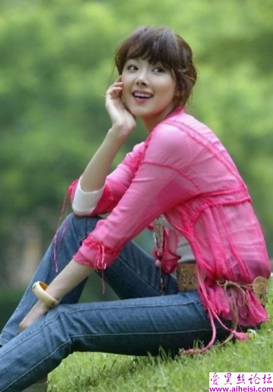 美女有着天真烂漫的笑容