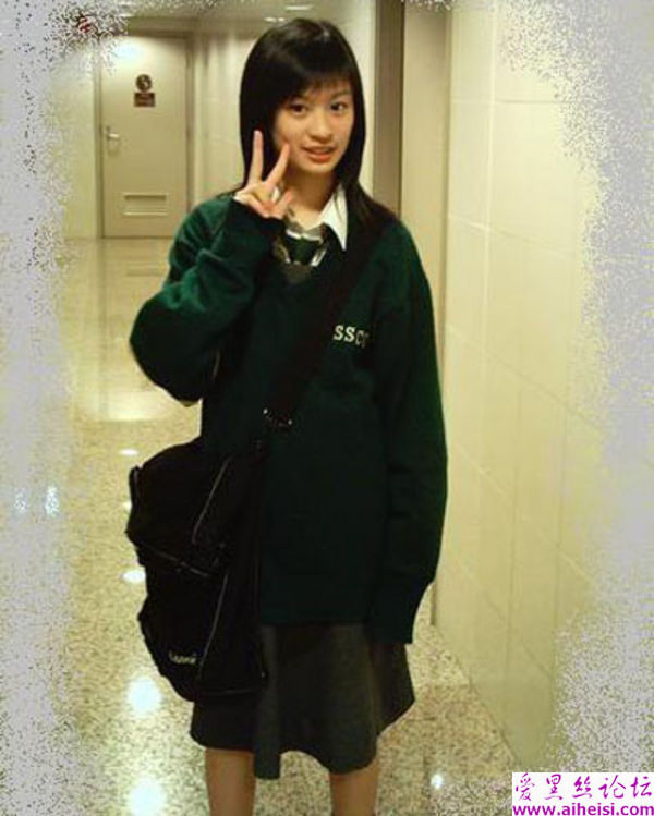 美少女拍下中学时代的快乐与美好时光