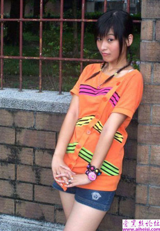 美少女拍下中学时代的快乐与美好时光