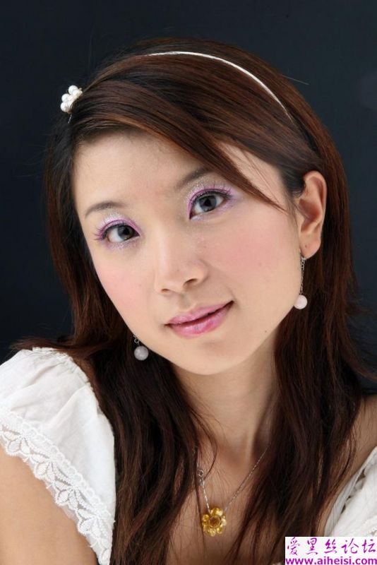 美眉面部彩妆大特写