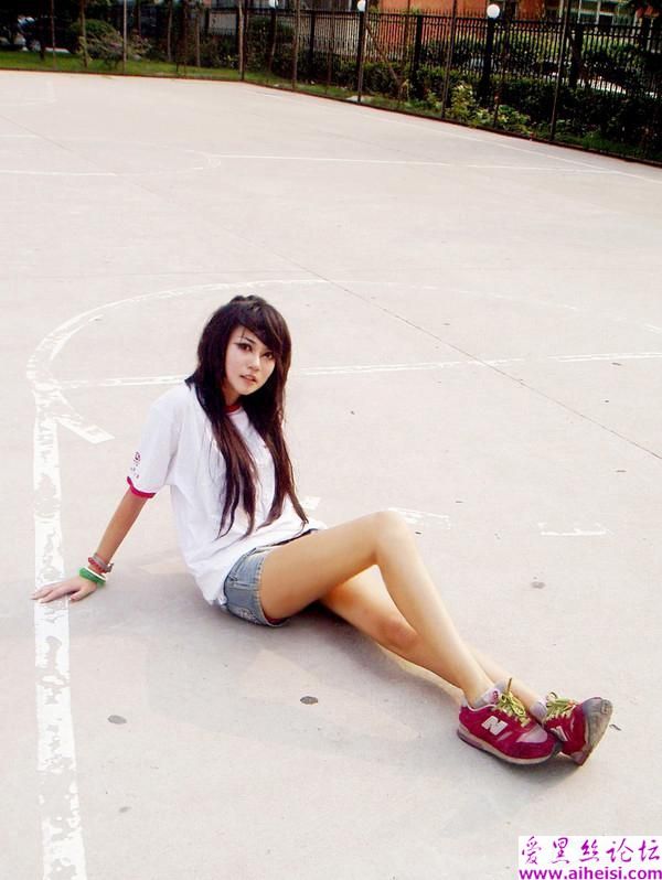 美腿少女家中自拍