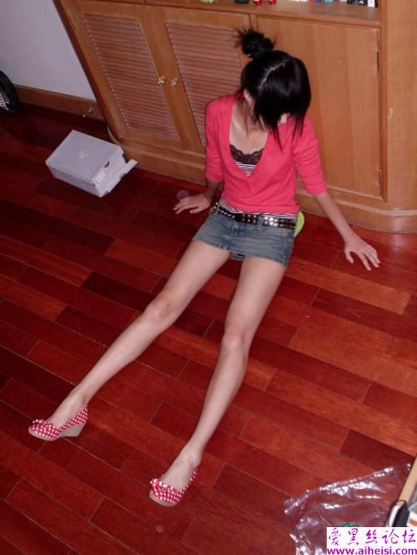 美腿少女家中自拍