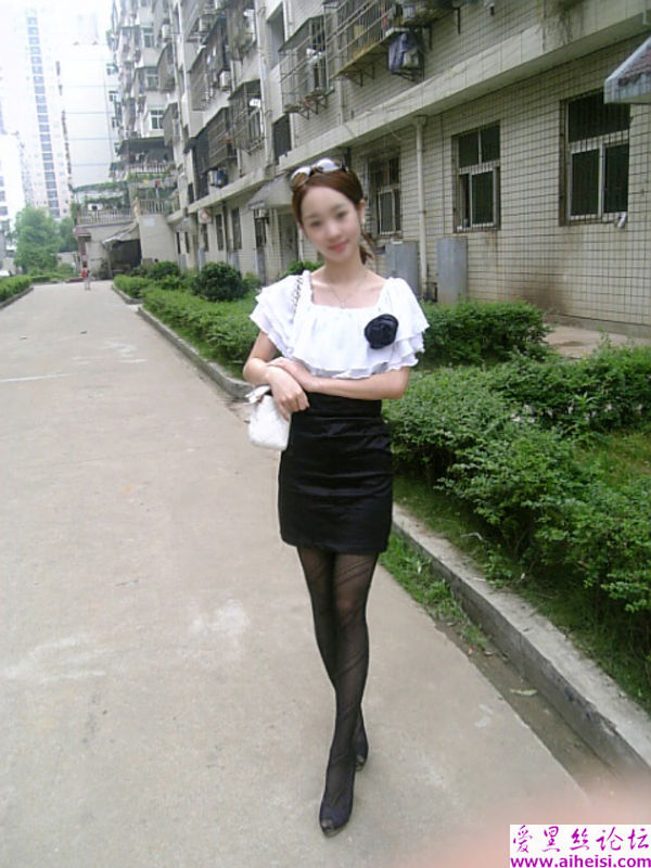 美腿美女玩自拍