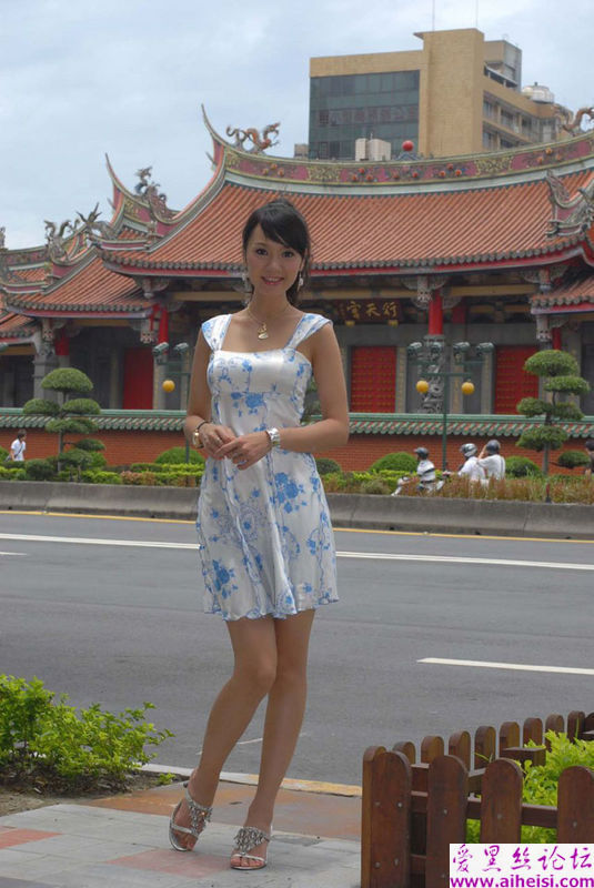 越南美女在北京游玩自拍美图