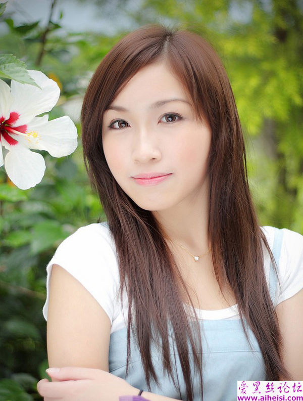 郊外的妹妹随意自拍