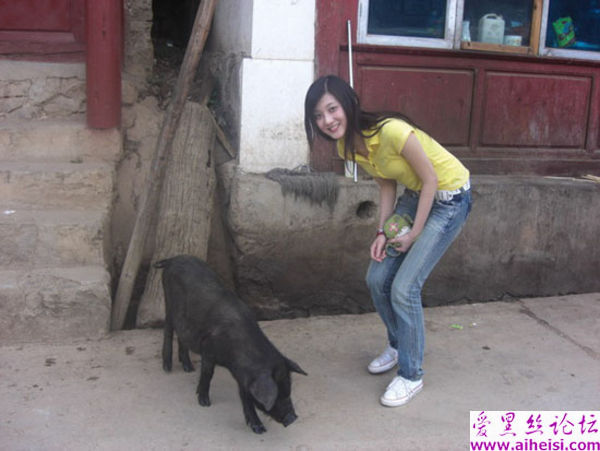 长发漂漂的大美女外出旅游的自拍组图