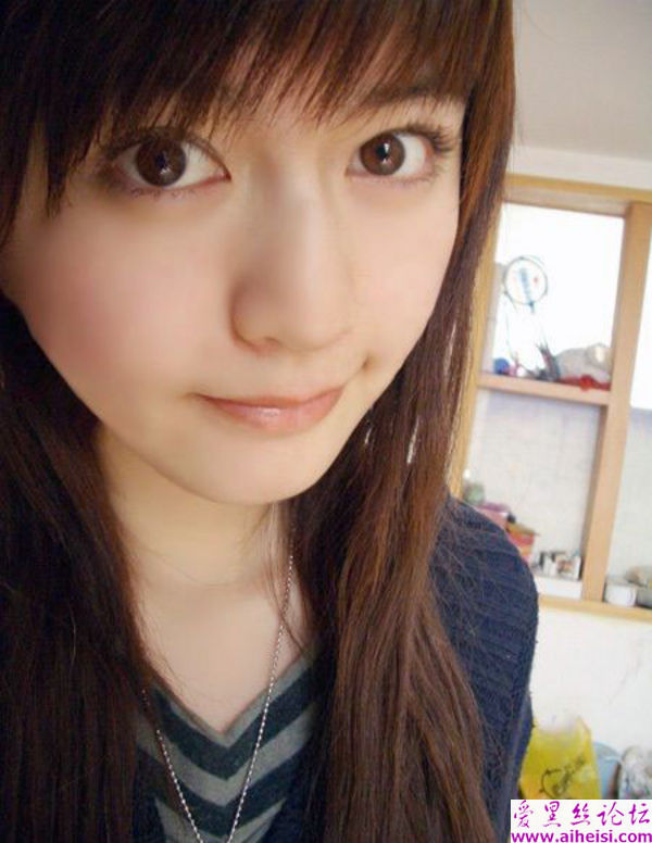 非常漂漂的大学女生自拍照
