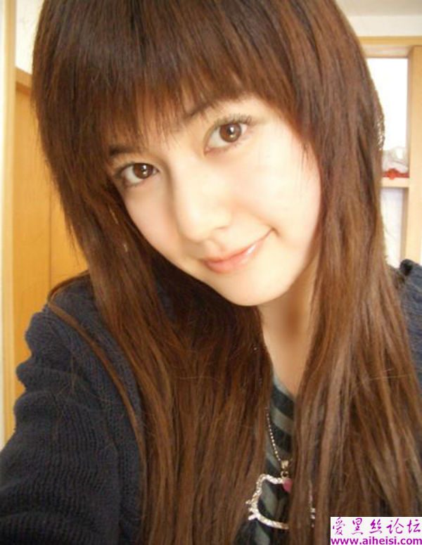 非常漂漂的大学女生自拍照