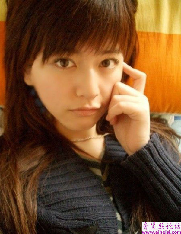非常漂漂的大学女生自拍照