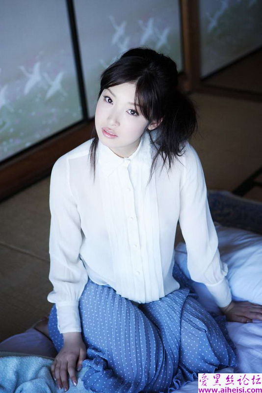 丰满的少女雪白的大腿