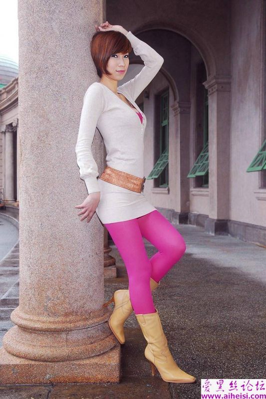 又见红丝美女