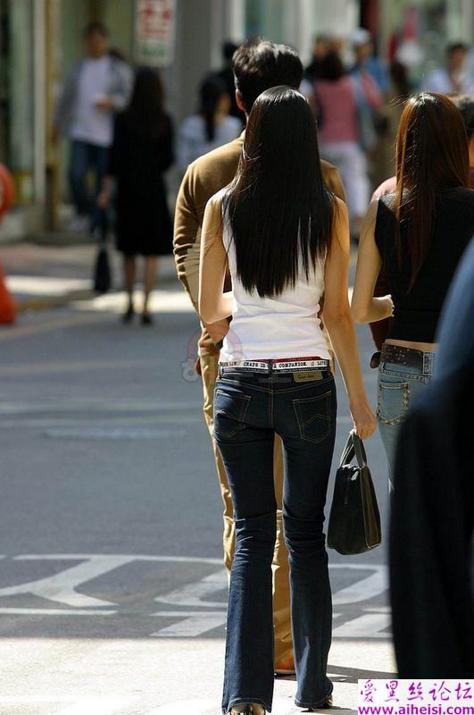 大街上随便拍美腿