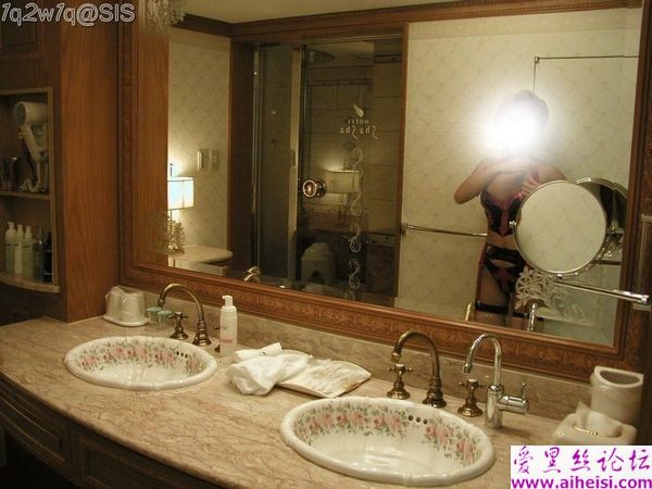 宾馆少妇黑丝秀
