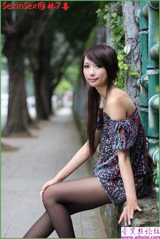 小妹妹野外露丝