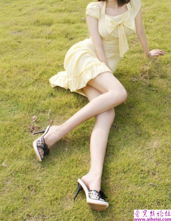 生活中的自然美腿丝袜