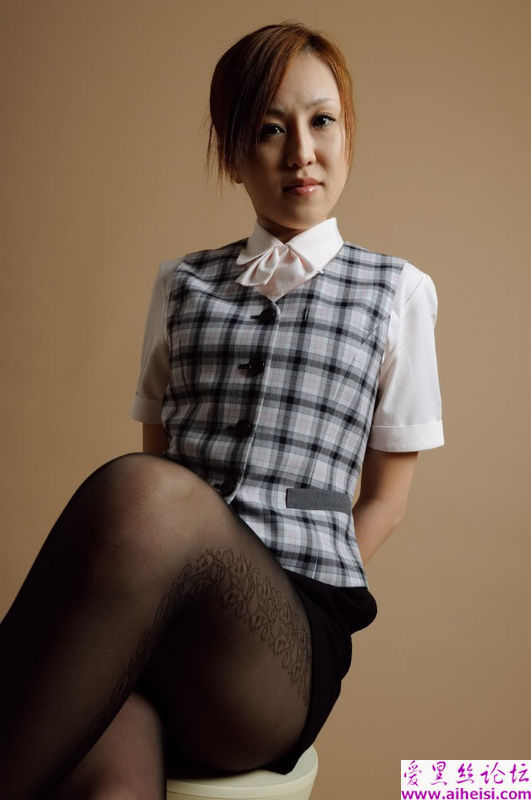 白领的黑丝美腿