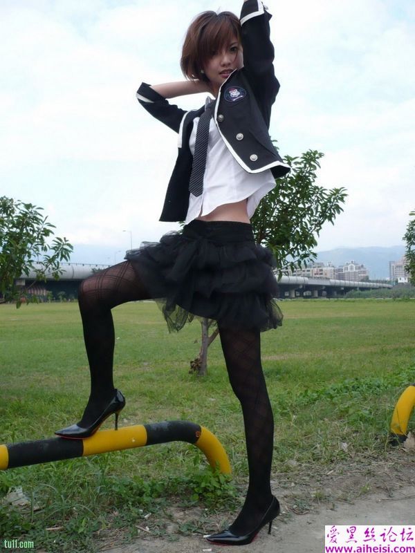 美女展示迷人的丝袜美