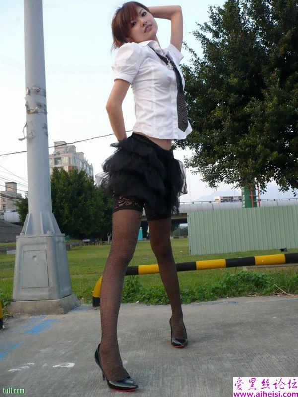 美女展示迷人的丝袜美