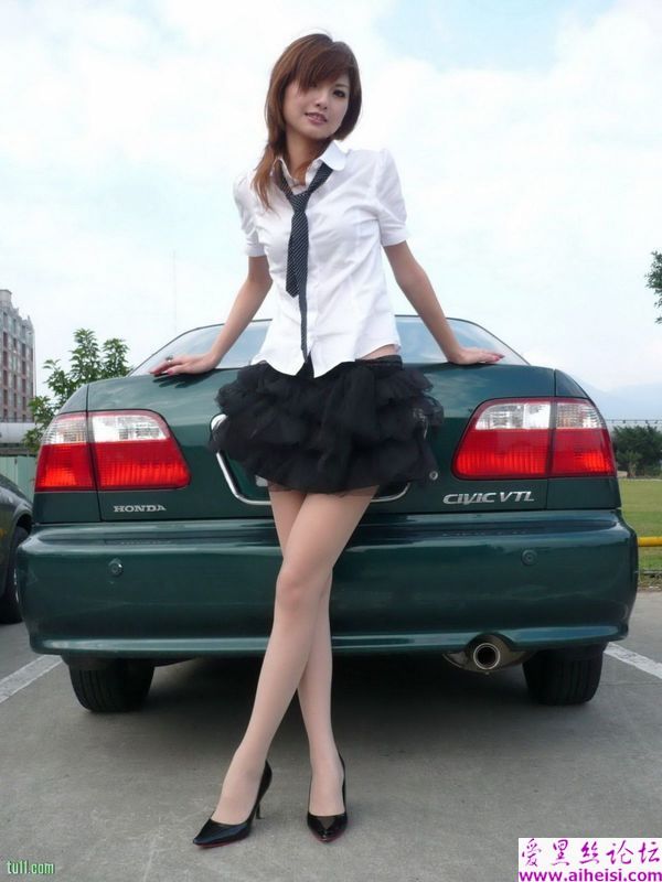美女展示迷人的丝袜美