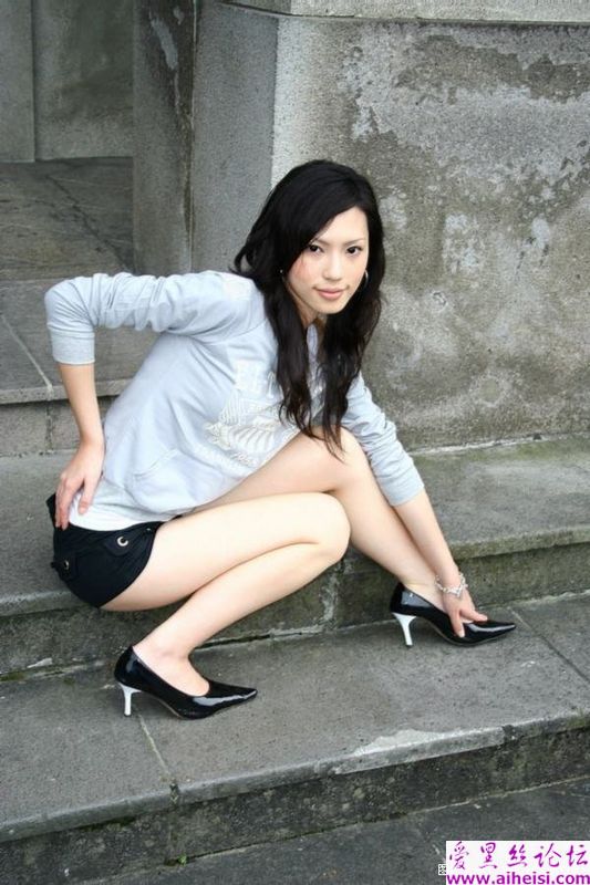 长腿美女好想摸两把