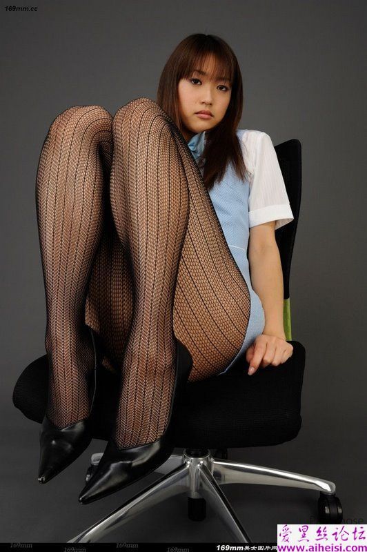 黑丝短裙美腿的激情诱惑