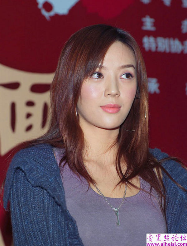 “最受欢迎模特奖”得主周伟童艺术写真照