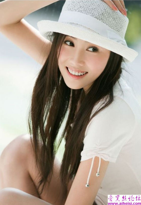 《丑女无敌》中女强人饰演女星李芯逸