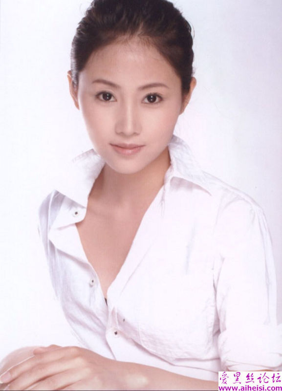 《丑女无敌》中女强人饰演女星李芯逸