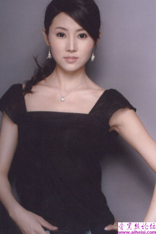 《丑女无敌》中女强人饰演女星李芯逸