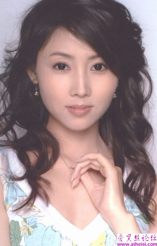 《丑女无敌》中女强人饰演女星李芯逸