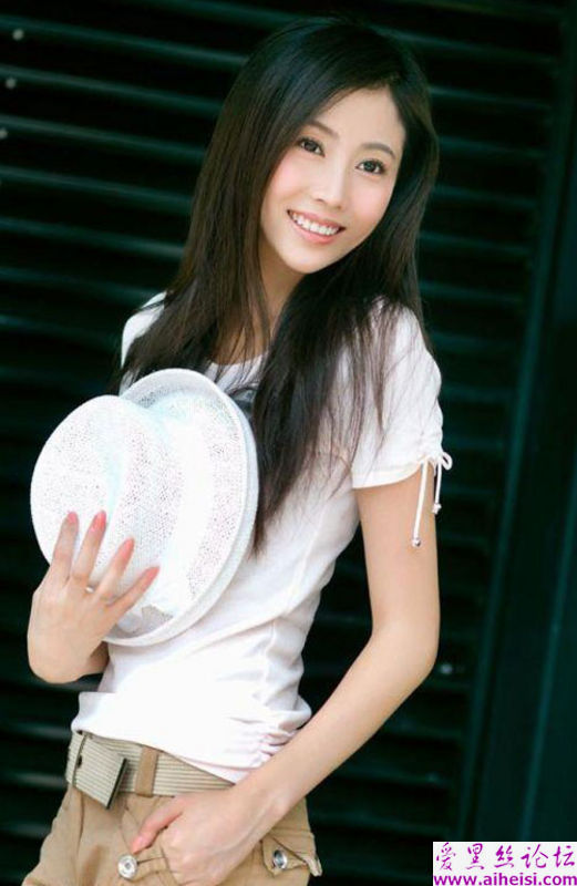《丑女无敌》中女强人饰演女星李芯逸
