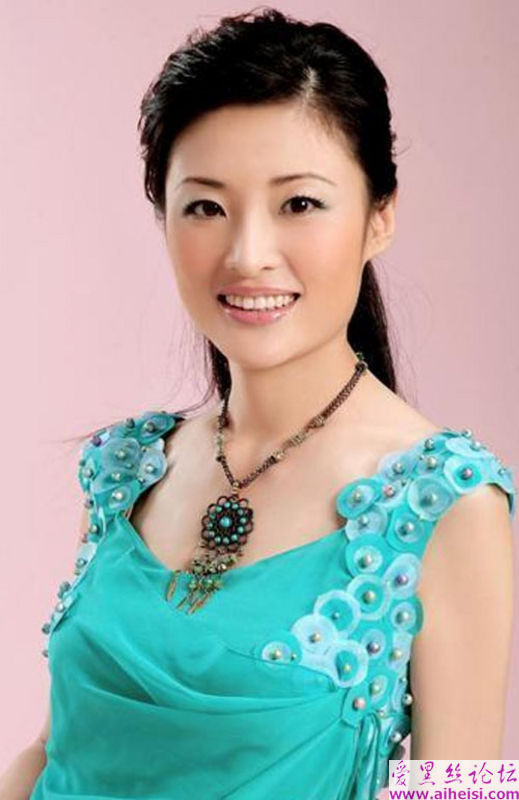 主持人周涛多图写真