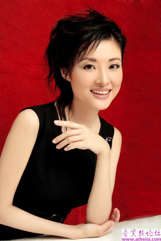 主持人周涛多图写真