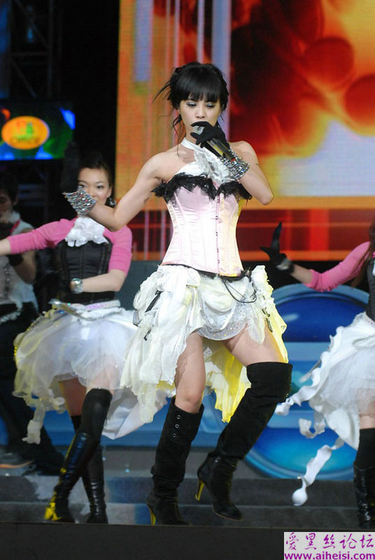 俗称少男杀明星美女-手蔡依林个人写真图片