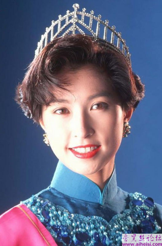 刘青云老婆郭蔼明写真图