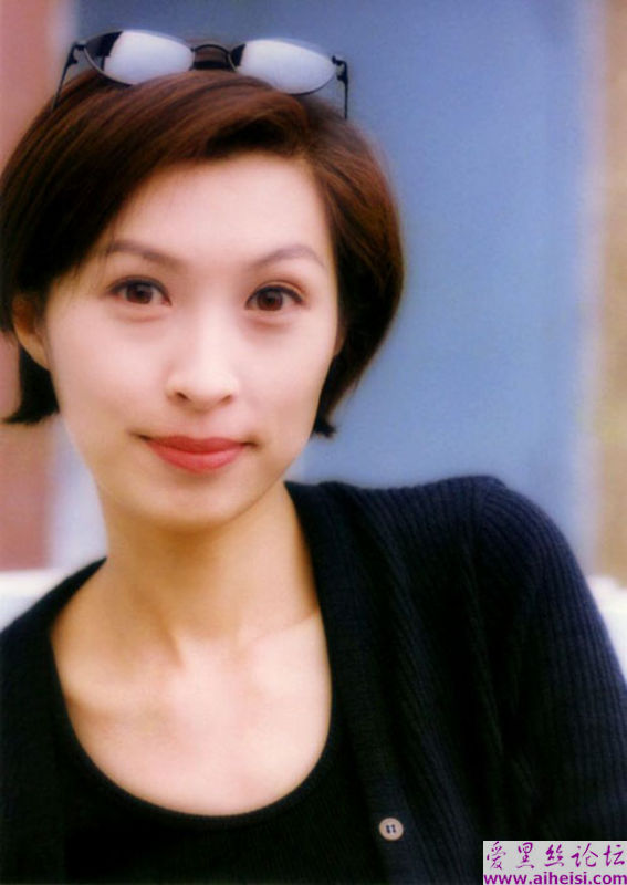 刘青云老婆郭蔼明写真图