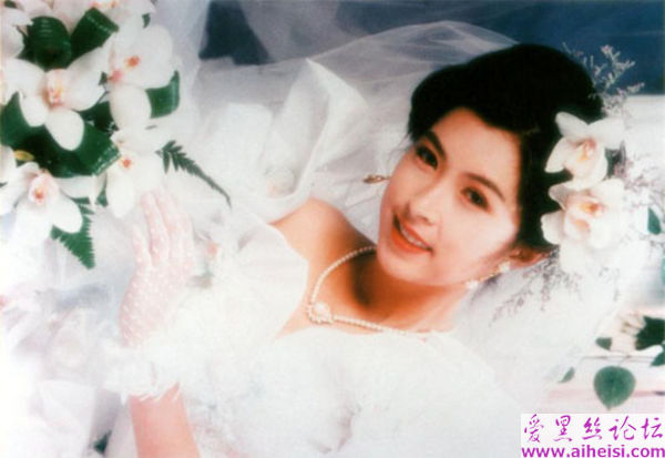 刘青云老婆郭蔼明写真图