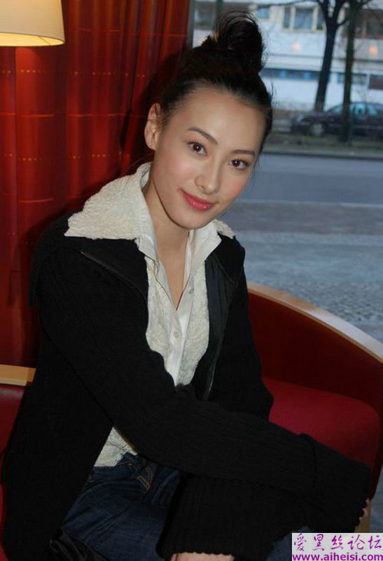 华人女歌手梁洛施Isabella清晰写真图片