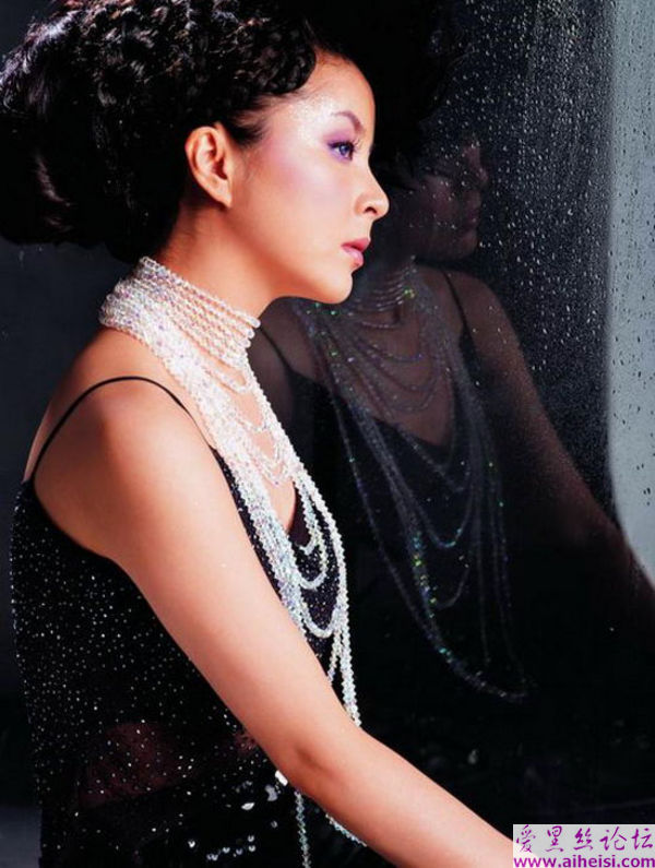 南京女歌手眉佳写真图