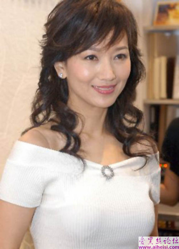 古典美女赵雅芝几张珍藏的写真照片