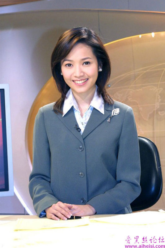 台湾第一美女主播侯佩岑写真图片